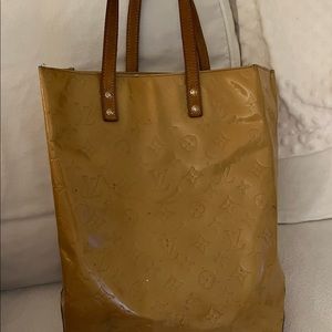 💎AUTHENTIC💎 LOUIS VUITTON Vernis Reade MM Tote